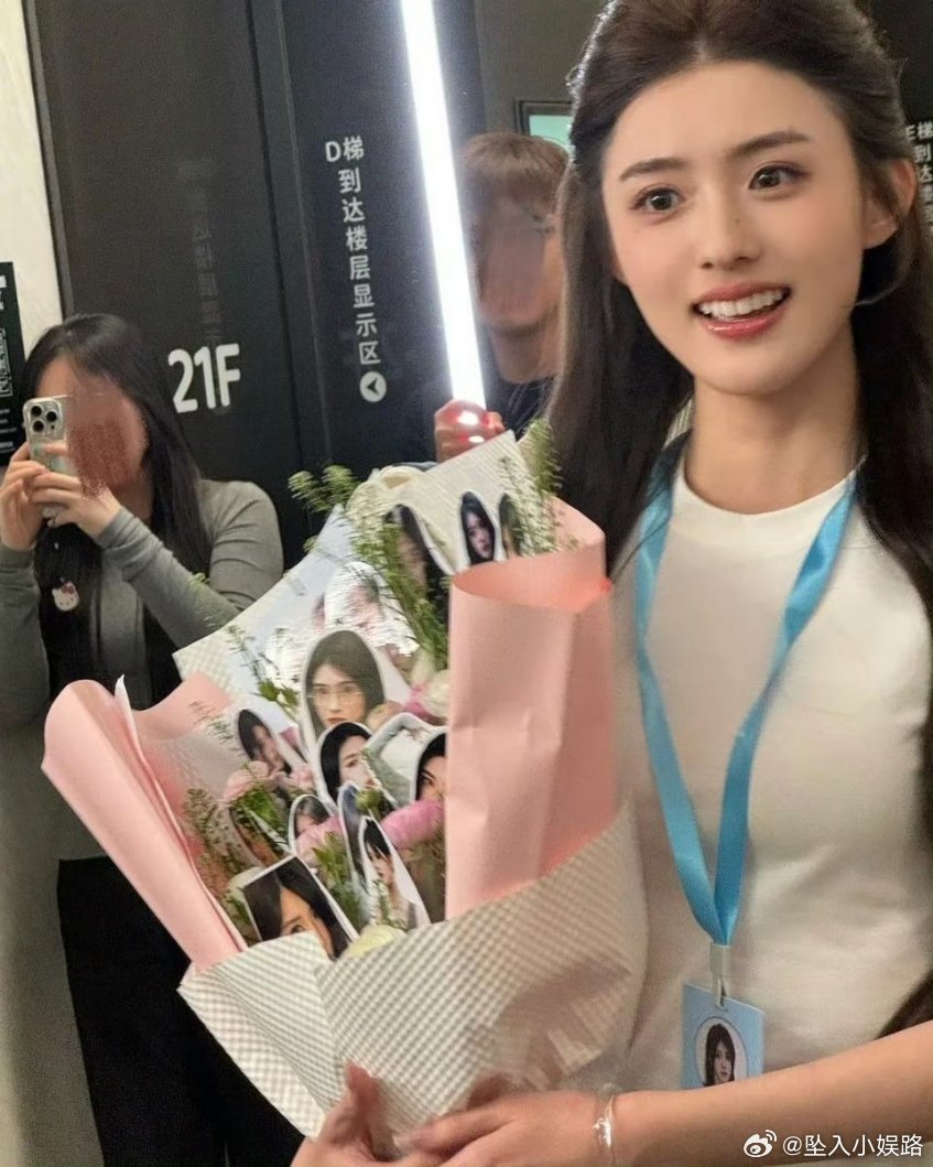 包洁仪和赵露思怎么这么像 