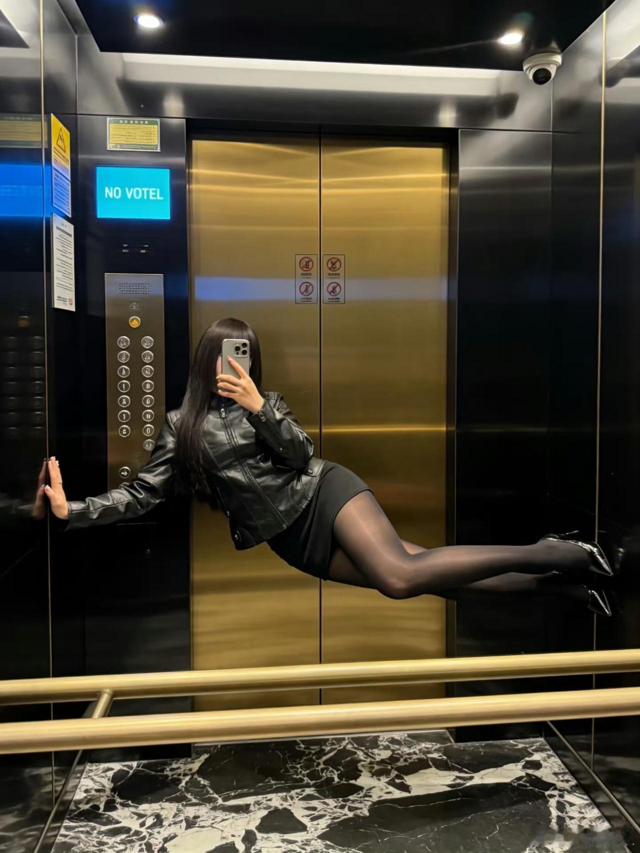 趁现在没人 ​​​