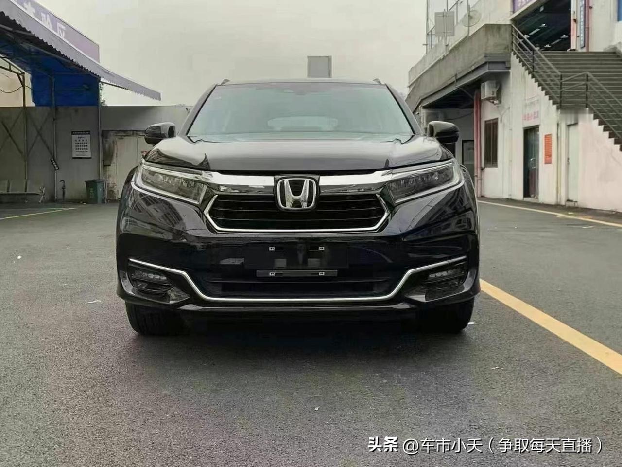 现在合资品牌里，还在中型SUV发力的，基本就大众和丰田了。本田基本上放弃这一领域