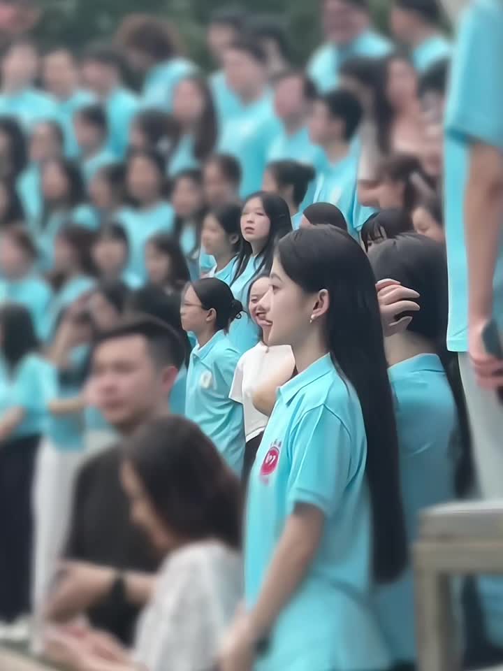 “是谁惊艳了你整个青春”