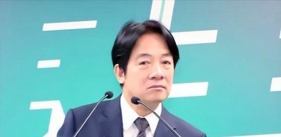 特朗普才回去几天啊，又盯上了东南小岛。

法新社爆料，特朗普周三放话要跟赖清德聊