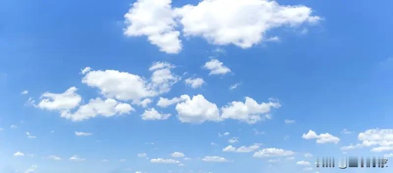 你能想象天空会有多少种模样吗？是像蓝宝石般清澈湛蓝，还是如巨大蓝毯般万里无云？