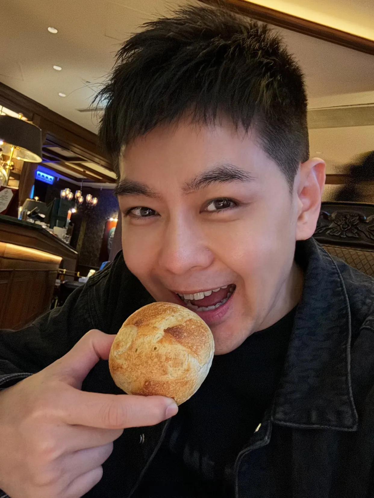 “不老男神”林志颖还是那么年轻、帅气。祝福他。