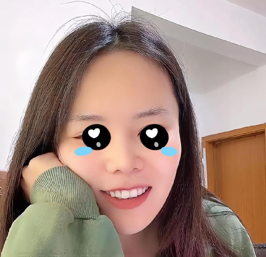 太高调了吧！
今天景德镇的会议，他大娘官宣儿媳妇和律师一同代为参会，还高调地将其