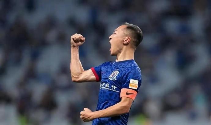 北青：36岁吴曦已与申花续约1年，申花元旦后前往迪拜拉练