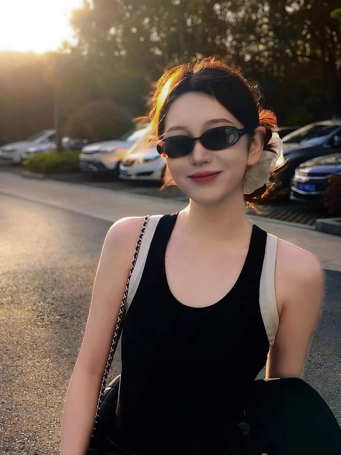 像我这样的女人 撒娇超过三句 达不到目的 我就开始翻脸了 我有的是方法和手段.