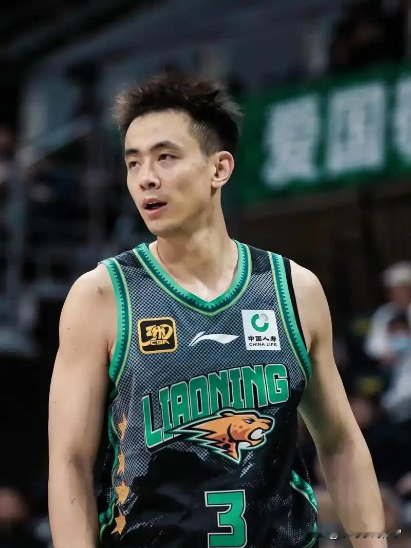 罗曼罗兰说过一句名言：世界上只有一种英雄主义，就是看清生活的真相之后依然热爱它！