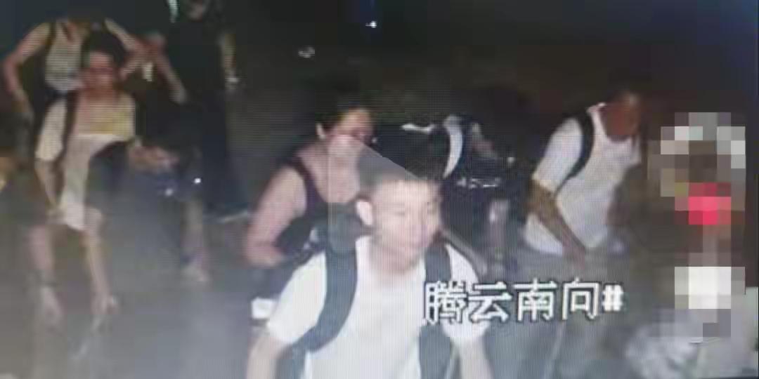这个小伙子就是李小龙，他在9月2日在泰山失联，9月26日在泰山找到，整整24天的