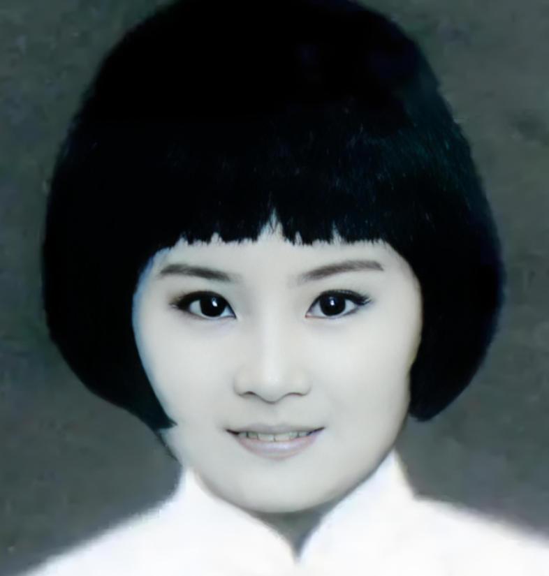 1931年厦门刑场上，怀胎八月的梁慧贞摘下手表塞给刽子手：“别打肚子，朝头开枪，