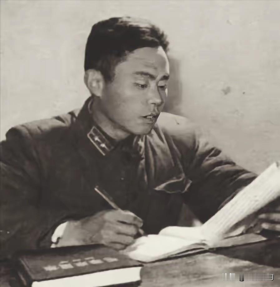 1967年，原沈阳军区某团政治处副主任廖初江前往军报任职，2年后就担任了报社的负