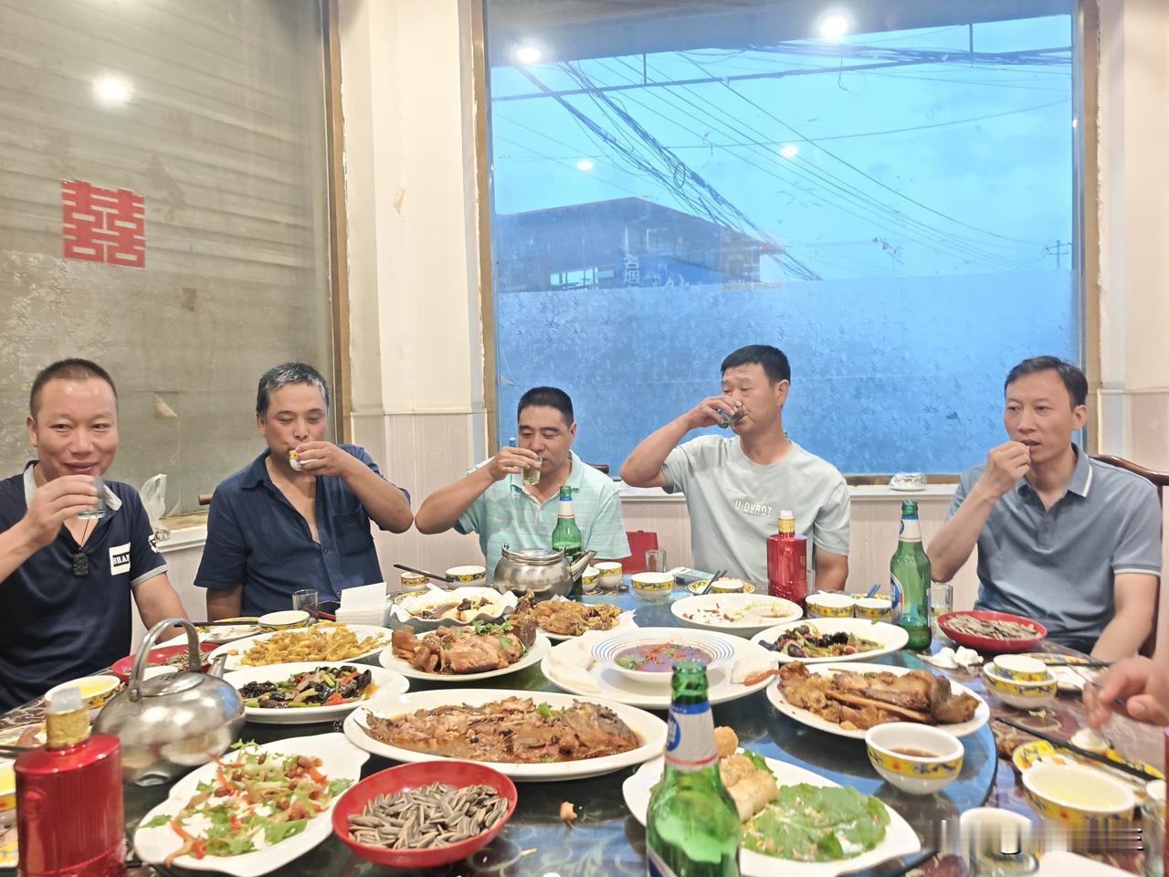 【8月15日钢坯早报】

昨天钢坯涨10

现迁安2940，松汀是2950，厂外