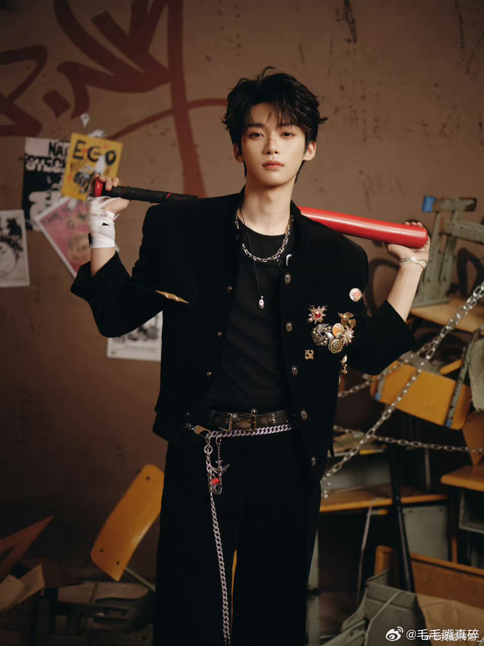 谁能对着梓渝这张帅气的脸不动心[流鼻血][流鼻血] ​​​