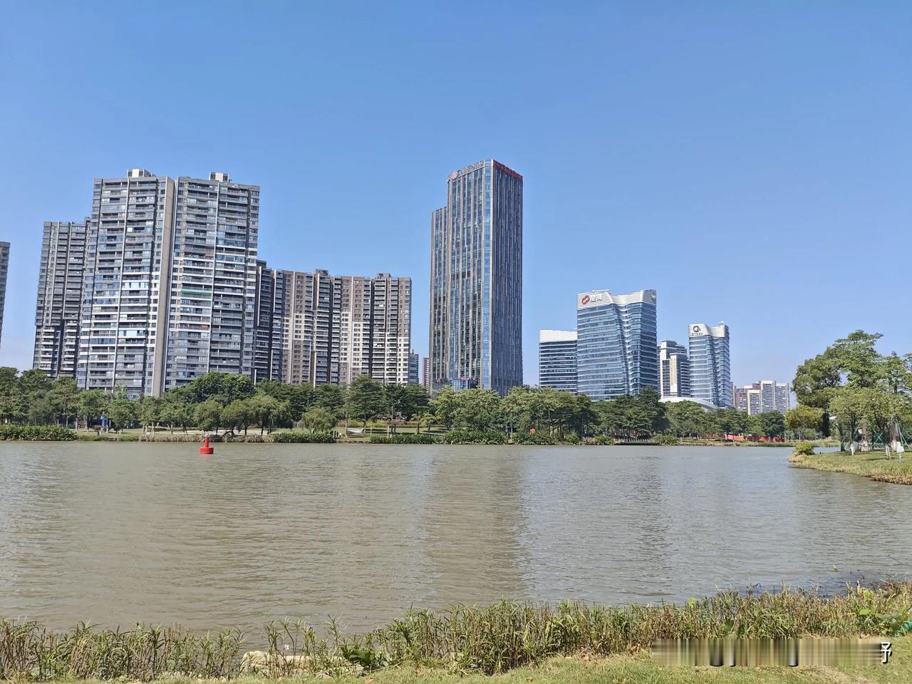 许多人来南沙都是去南沙天后宫这边游玩。其实南沙的蕉门河这边也非常值得来打卡一下。