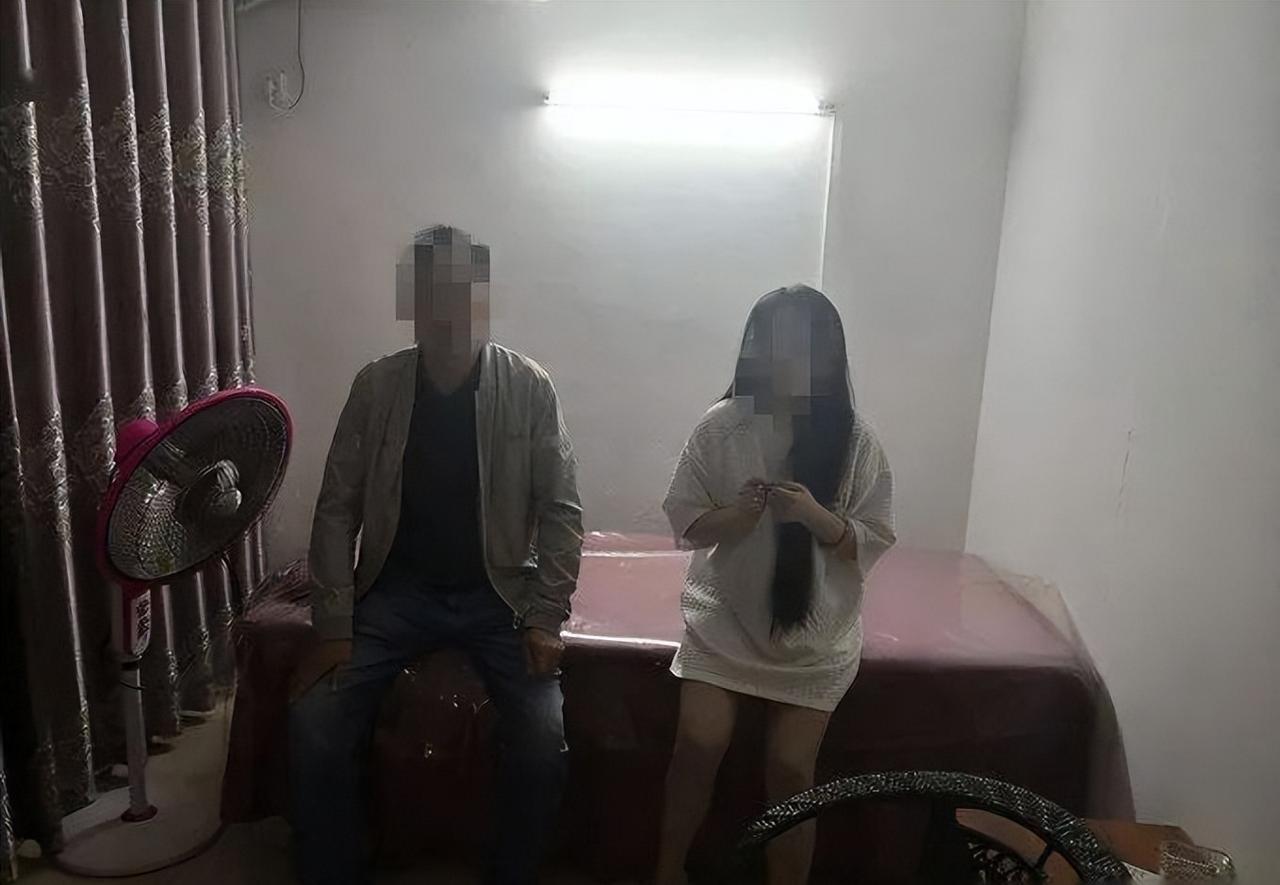 色字头上一把刀！广西柳州，一男子深夜钻进养生馆，老板娘收了100块直接拉帘上钟“