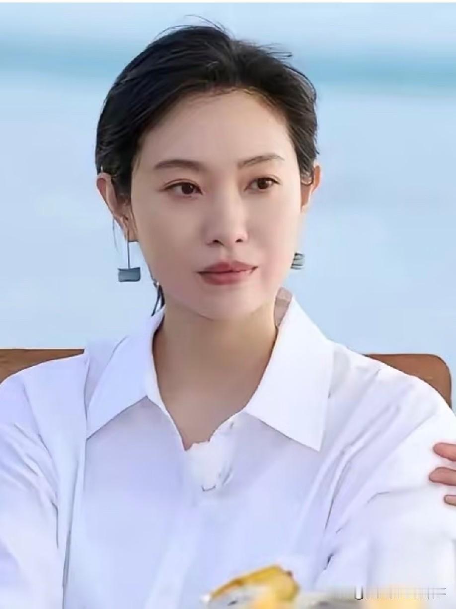 不少人都被王佳佳的演技圈粉，她戏路真的很宽，恶人、贤妻良母信手拈来，年轻活泼小妹