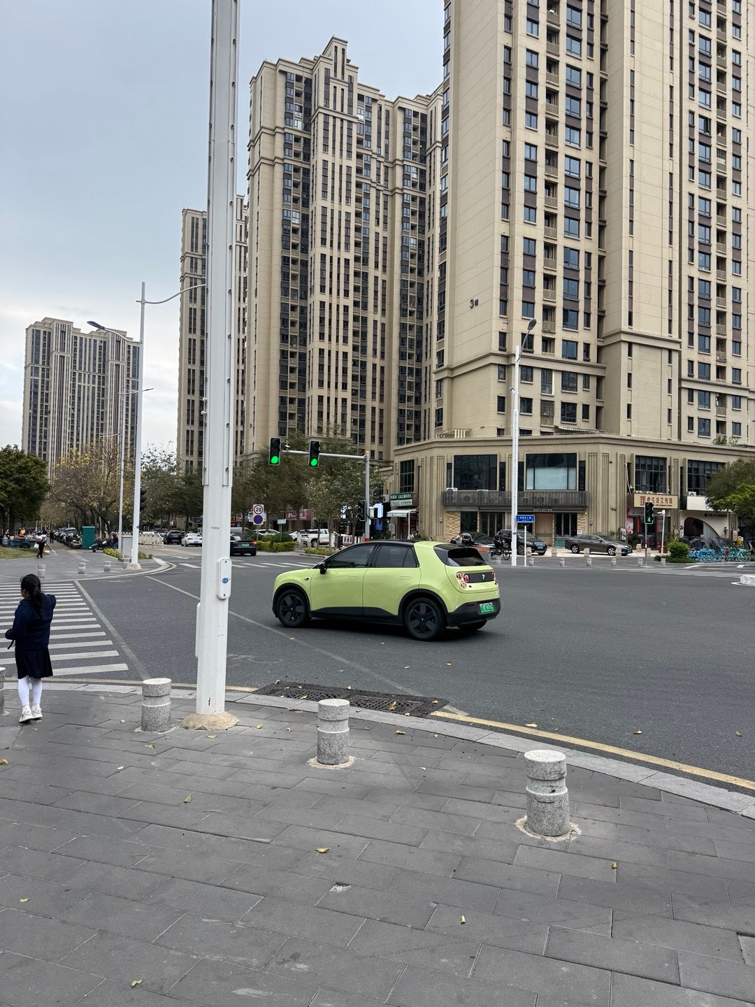 不知道是不是我的错觉，感觉小虫子的能见度比mini还高