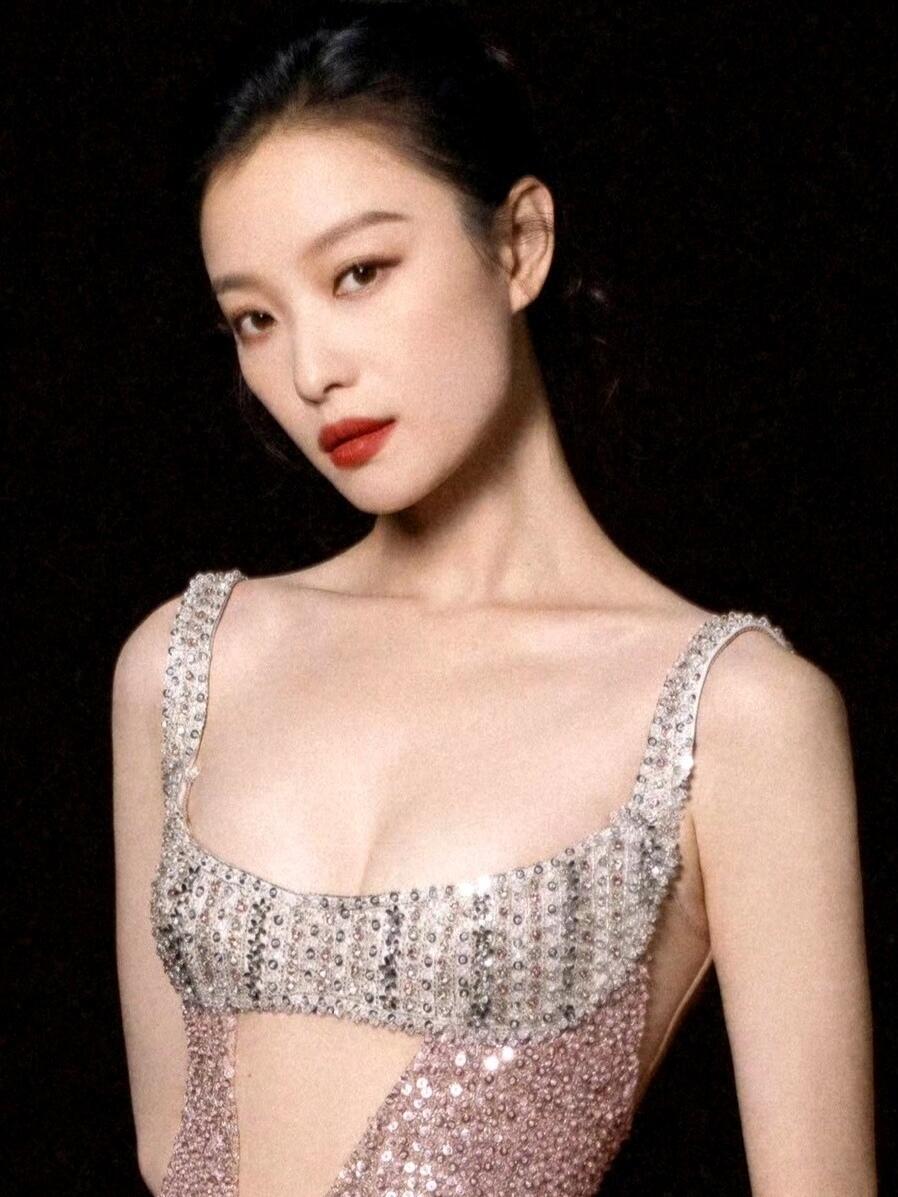 内娱风情万种天花板，还得是倪妮 