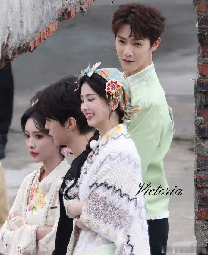 本届跑男的主CP另有其人网友开始嗑李昀锐和白鹿 网友开始嗑李昀锐和白鹿，今天的路