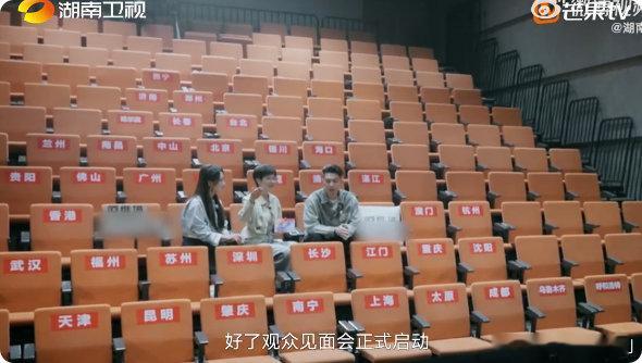 救命！周柏豪的舞台从来不会让人失望！哪怕只有一位观众也全力以赴，这份真诚真的太圈