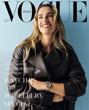 萨巴伦卡登上了《Vogue》阿拉伯版的封面。
世界第一在球场外闪耀着光芒。