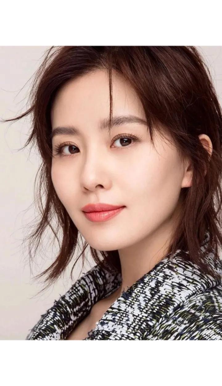 刘诗诗官宣真人秀，背后原因引人深思

近日，刘诗诗官宣将参与真人秀节目录制，这一