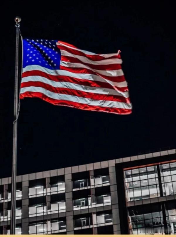 美军机突发事故。

2月24日下午，一架美国空军C-146运输机在菲律宾一条混凝