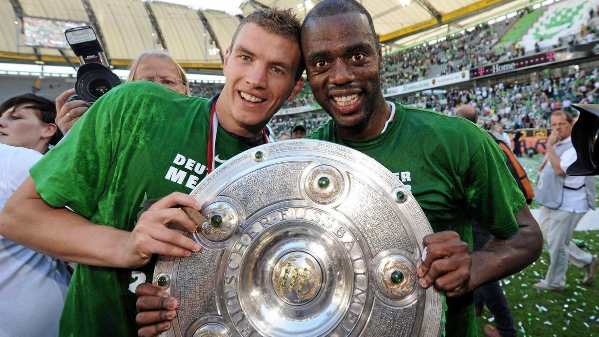 昔日狼堡恐怖双枪丨2008/09赛季德甲：哲科，32场26球10助攻格拉菲特，2