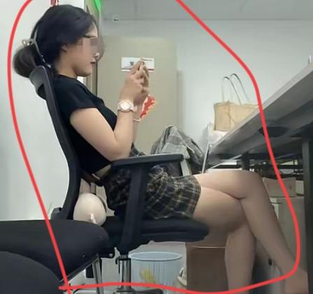 “白嫖成功！”陕西西安，一24岁女子入职某公司，工资15000，可上班不到1年就