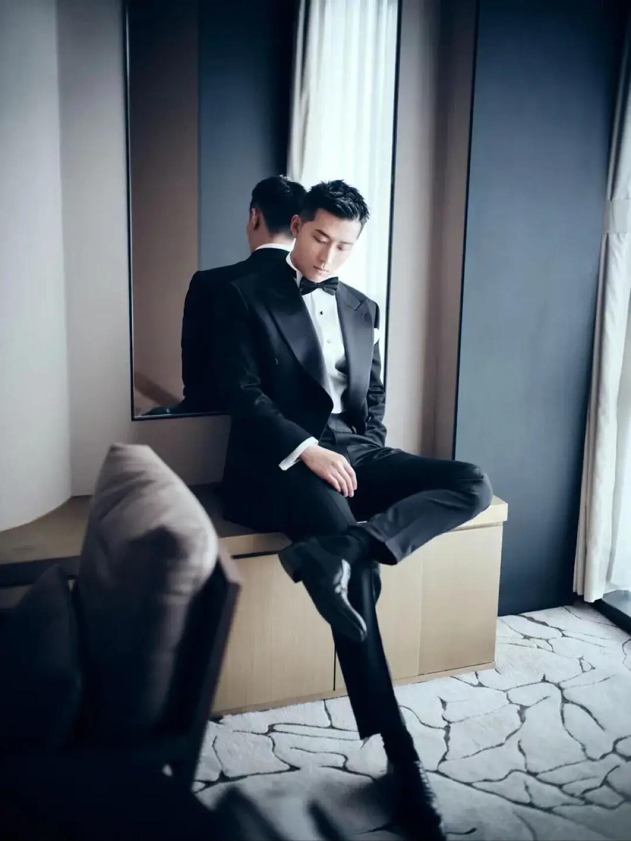 窦骁何超莲夫妻双双上车,尊界S800成豪门新标配
刷完窦骁那条高尔夫出行Vlog