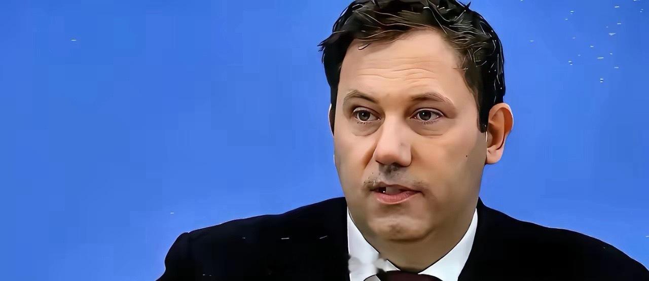 刚从中方访问回国的德国财政部长克林拜尔，在德国接受采访时警告说：我在中国已经亲眼