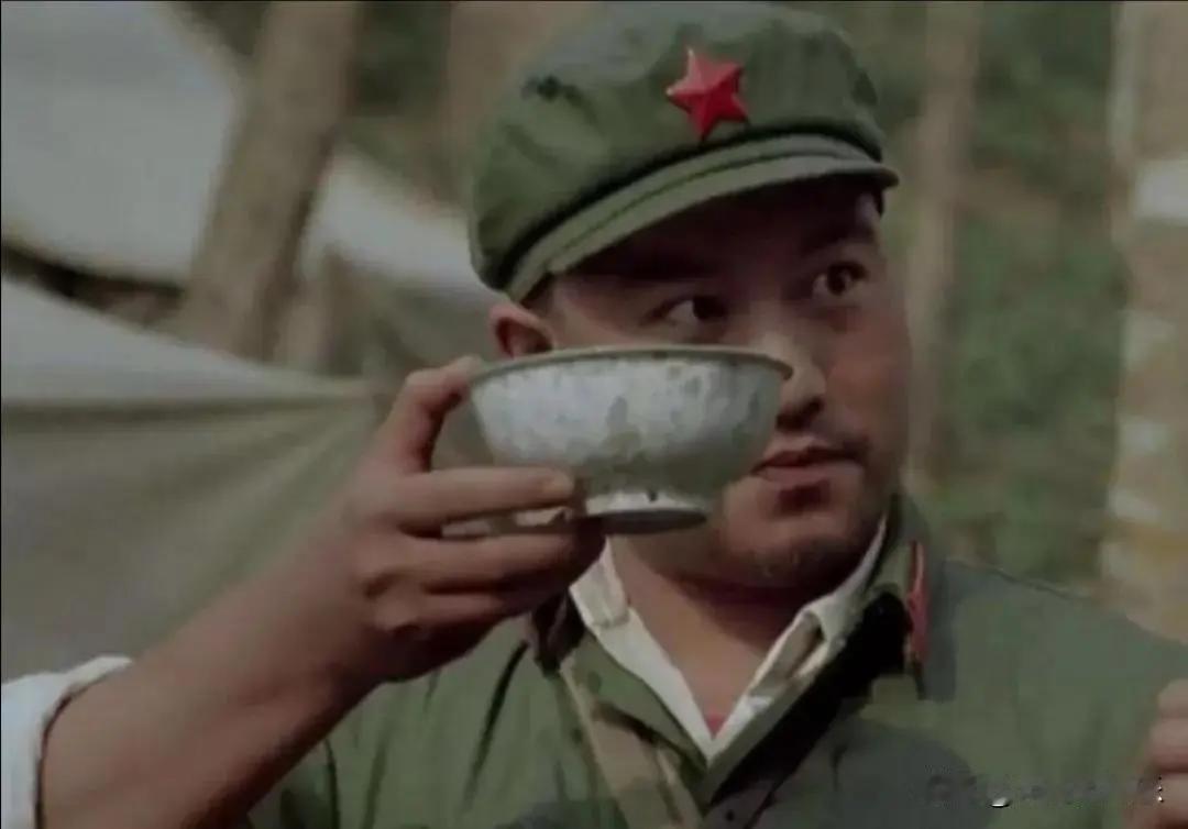 一些喜欢战争《高山下花环》中靳开来副连长的人认为，如果靳开来不是砍甘蔗触雷牺牲，