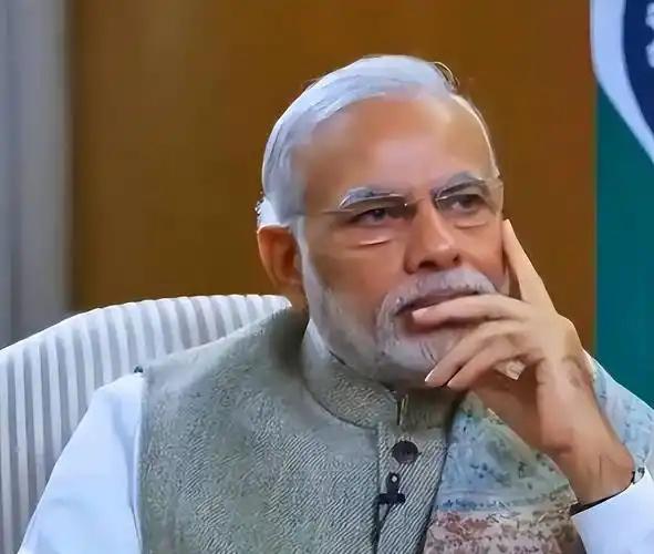 沉默一天后，莫迪扛不住了：就美国击沉伊朗军舰发声
 
事情的起因大家应该都知道，