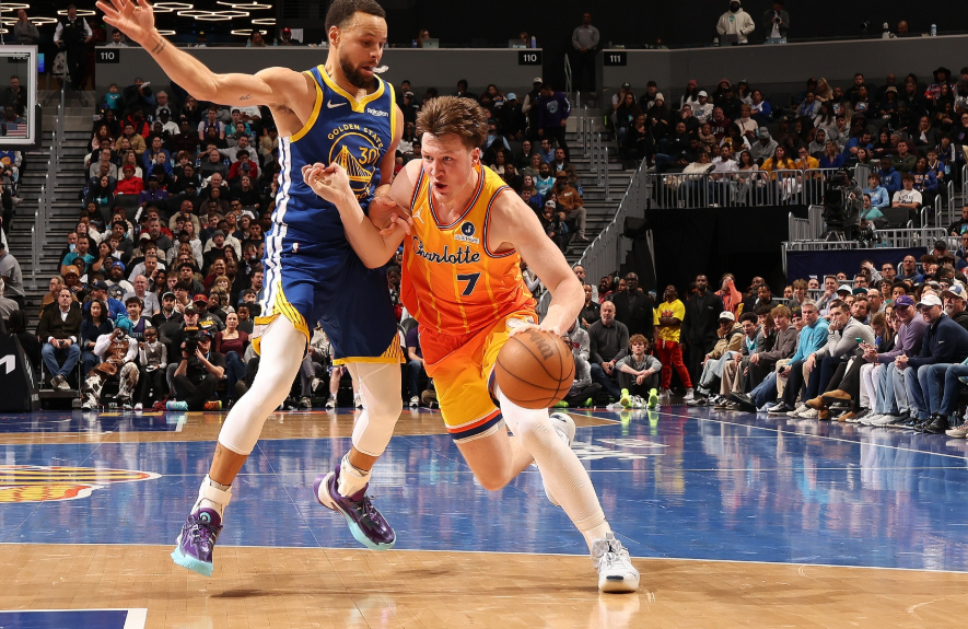 今日，名记Brian Windhorst在节目中谈到了黄蜂小将克尼佩尔。Wind