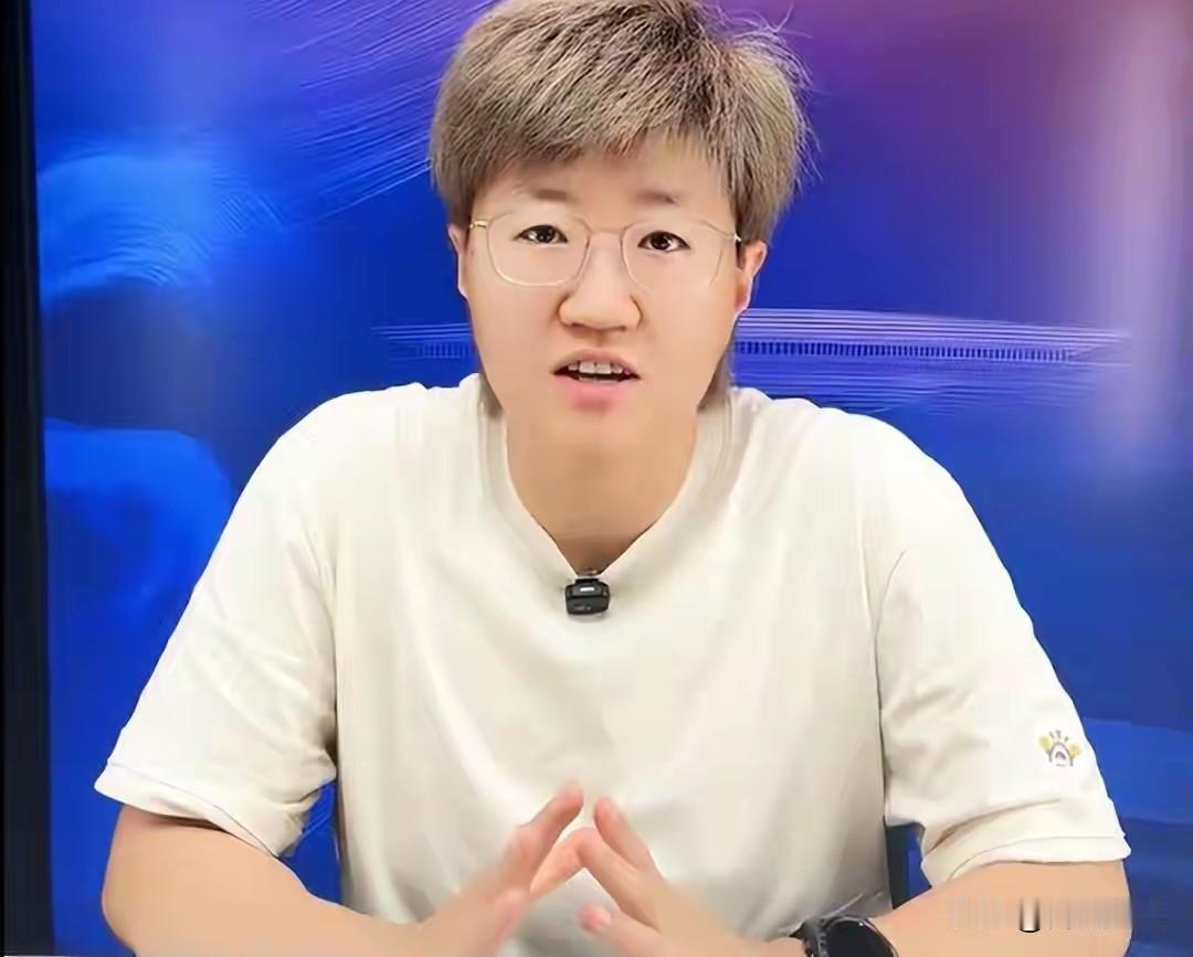 郭焱指导的评价一针见血！
当林诗栋再一次输给名不经传的外协会球员时，郭焱指导在直
