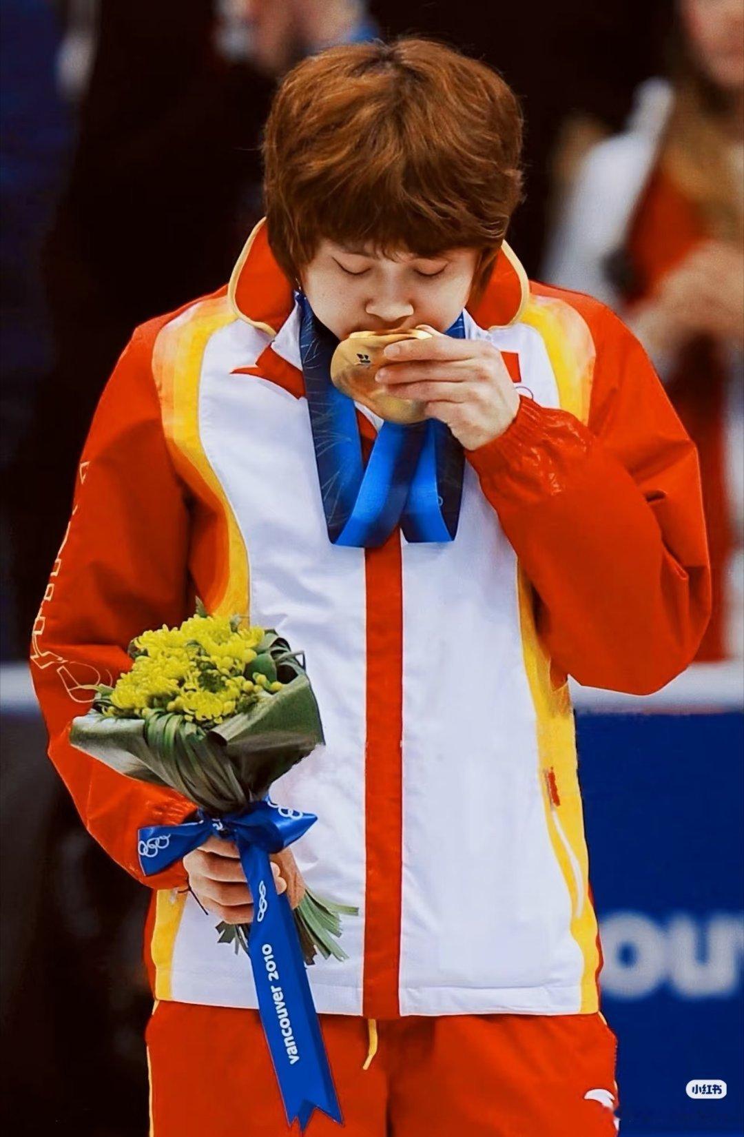 王濛手臂图案著名的老头吃饼我说还有什么值得让王濛纹在身上，果然是她自己 