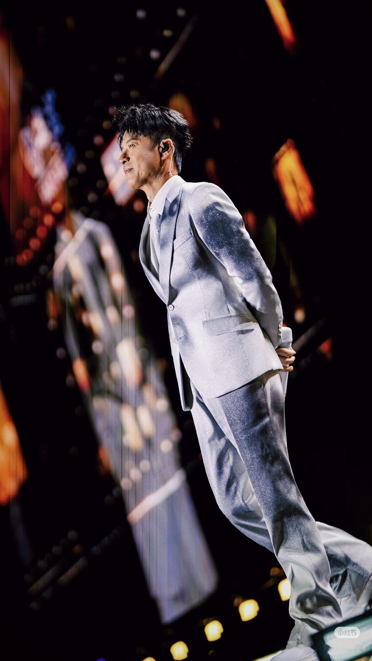 星熠澴川孝感群星演唱会要来了谁懂啊！一张门票，实现全家快乐自由～爸妈追李克勤陈慧