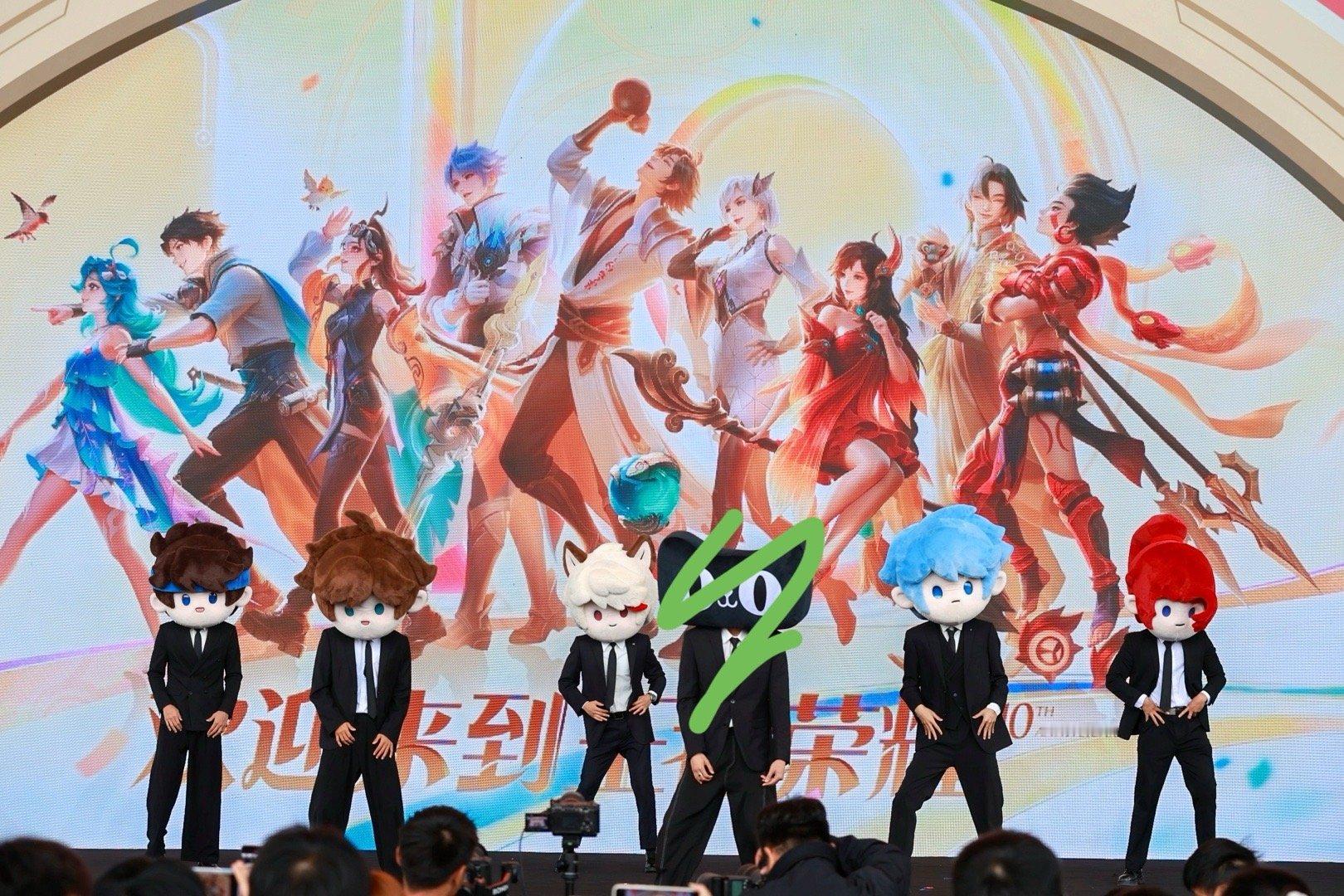 今年双11天猫真是帅炸了！让猫天天空降无限王者团，和无限王者团一起燃炸舞台，这结