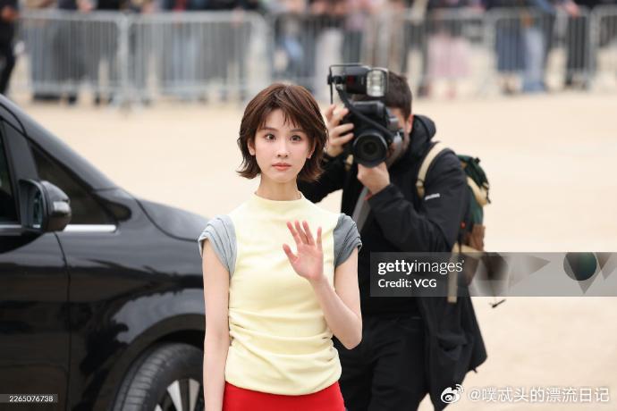 罗意威生图罗意威大秀生图罗意威大秀原相机下的罗意威依旧稳定发挥，色彩柔和、版型流