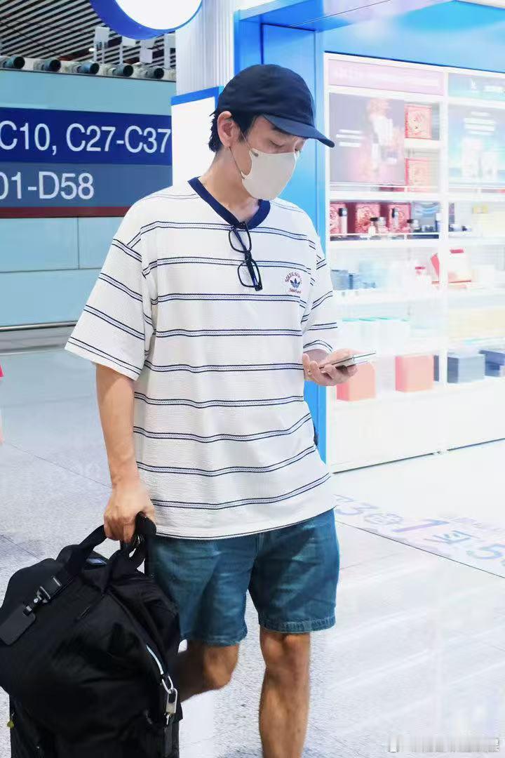 李光洁李光洁磁性低音炮李光洁唱人声鼎沸 沉浸在李光洁的歌声里，磁性低音实在太过上