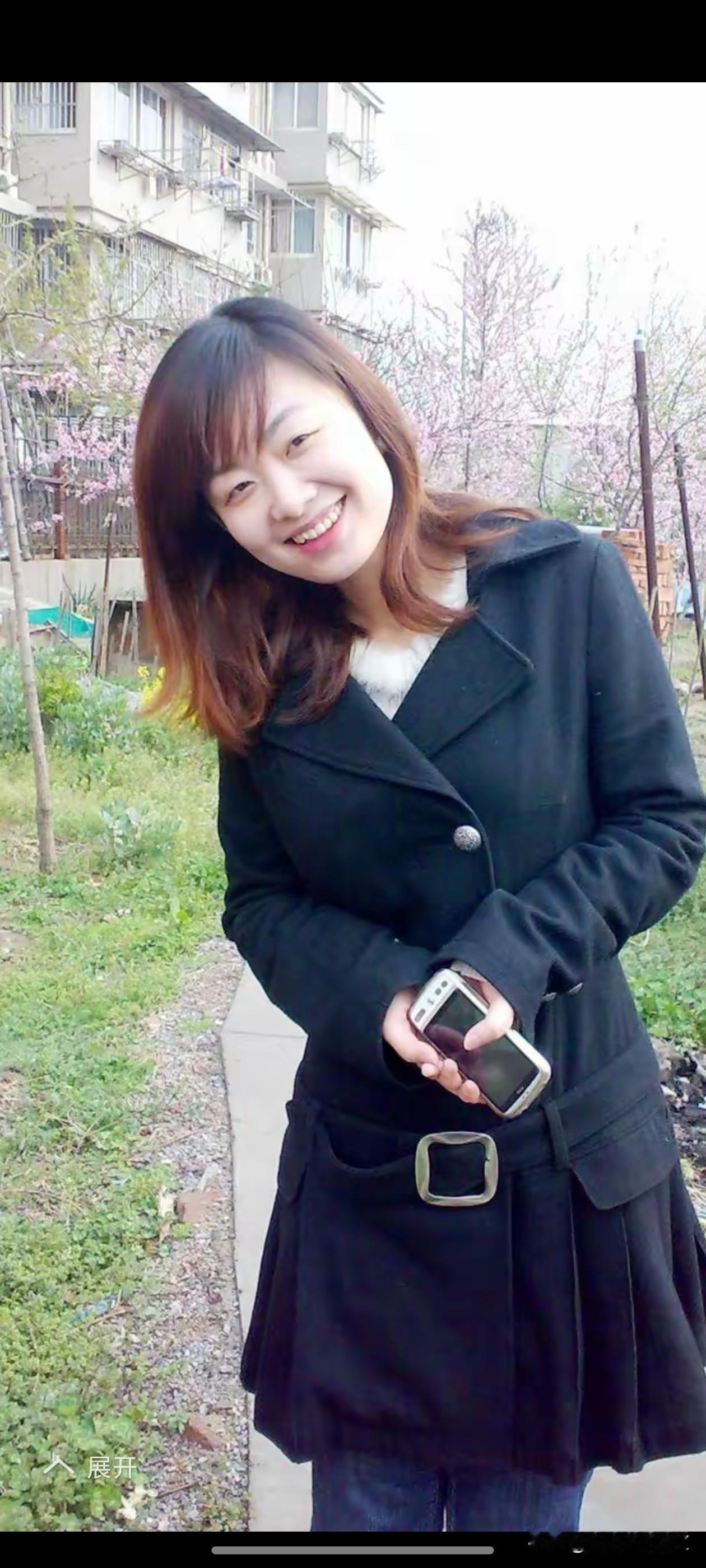 笑的像花一样美，老照片