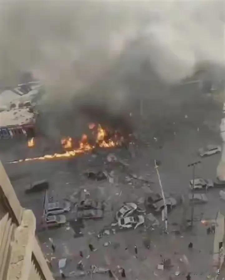 突发！一市民拍出视频称河北省廊坊三河市燕郊小张各庄村一老小区底商餐饮店发生爆炸，