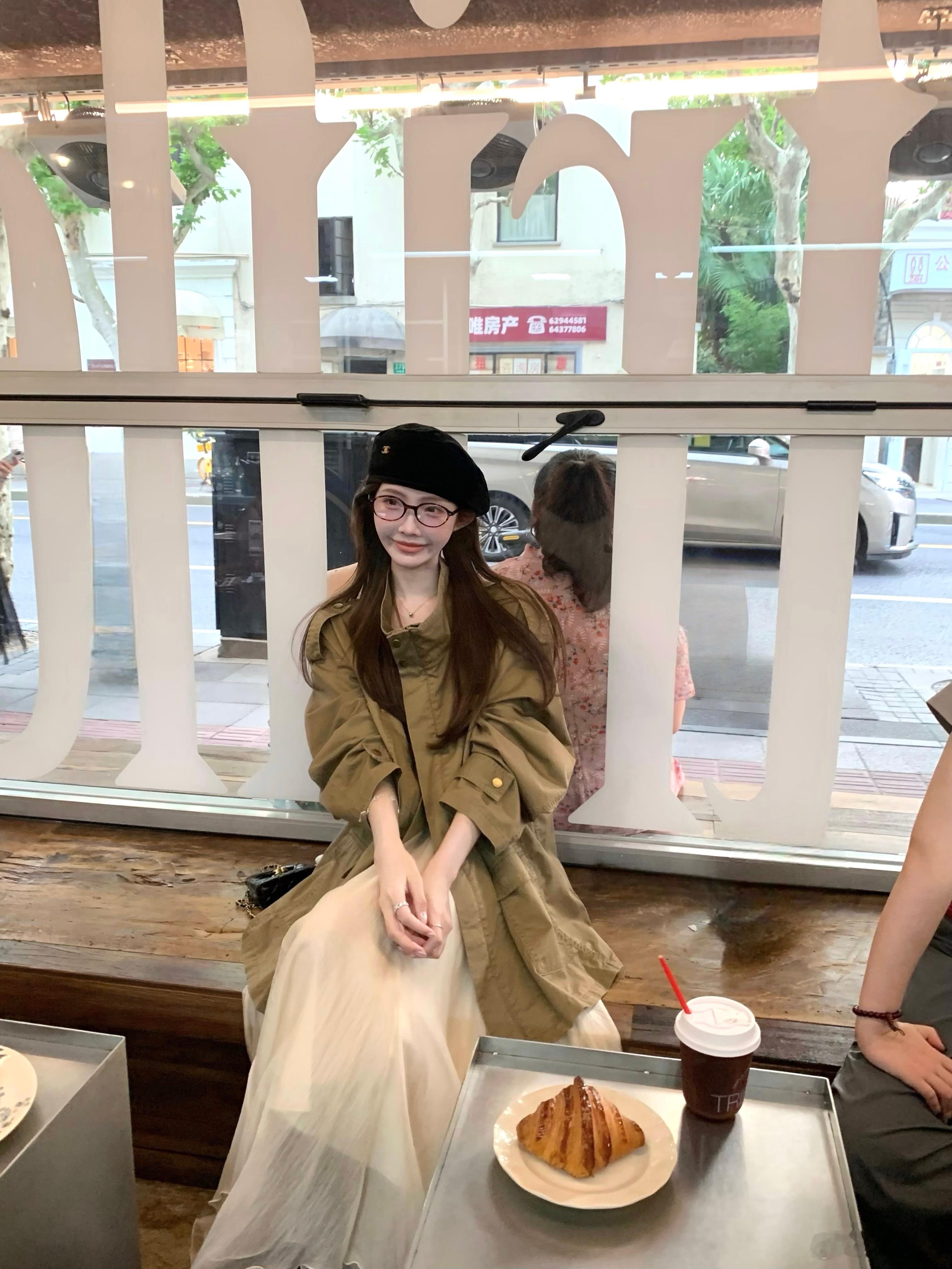 jijilulu积极璐8/25 20:00半身裙真的有它独一份的浪漫💕穿上整个