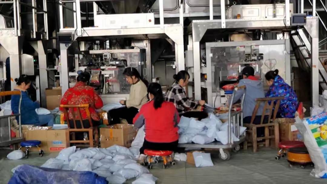 公安县：他在村里炒花生，一年营收8000万元！

编辑‖夏雨
来源‖湖北日报客户