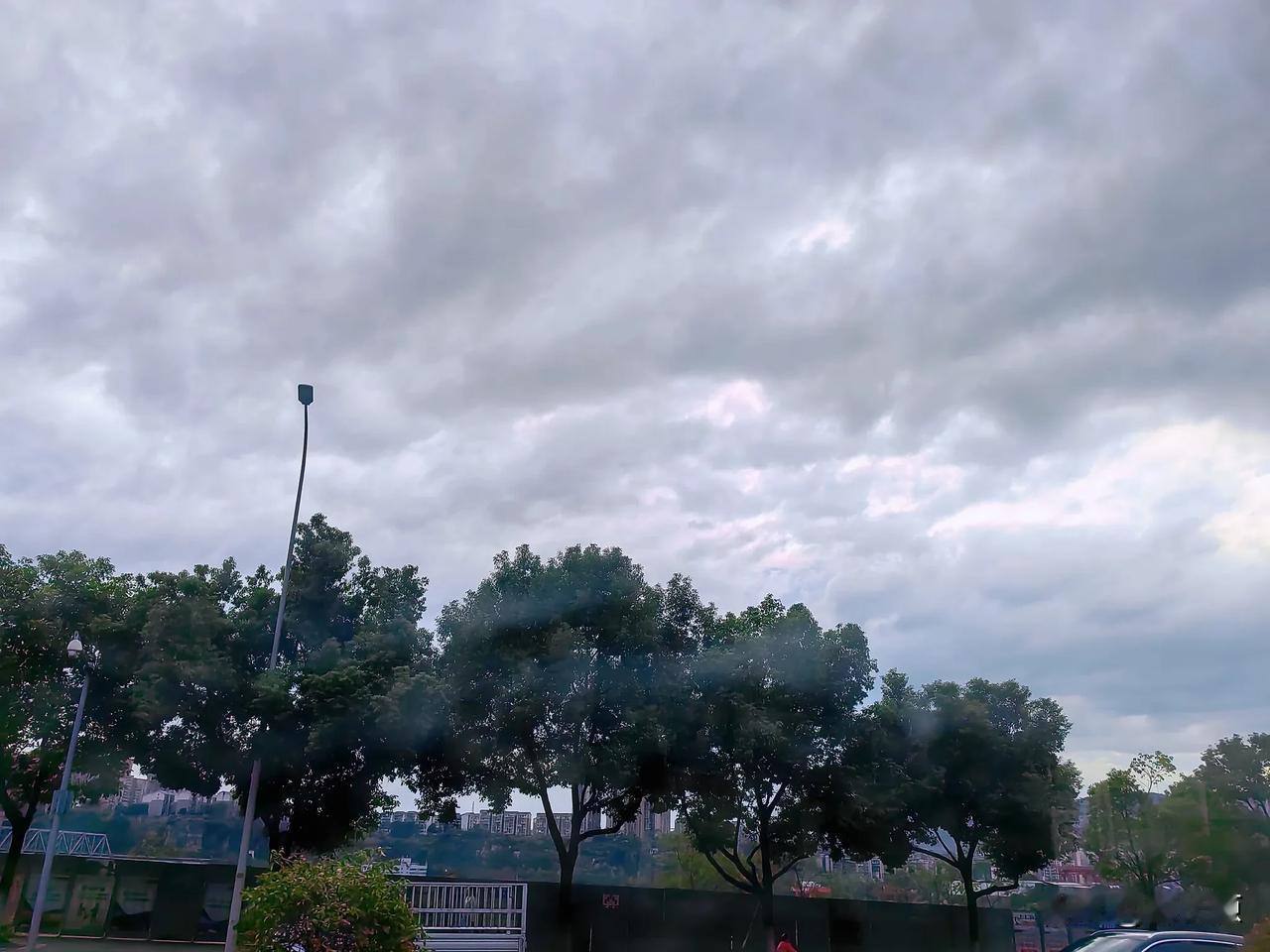 平湖万州雨前即景！