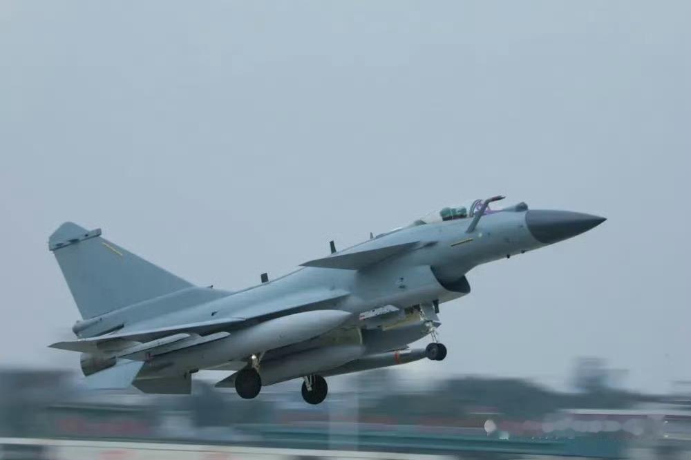 猛龙升级，带大大杀器（疑似双椎体弹