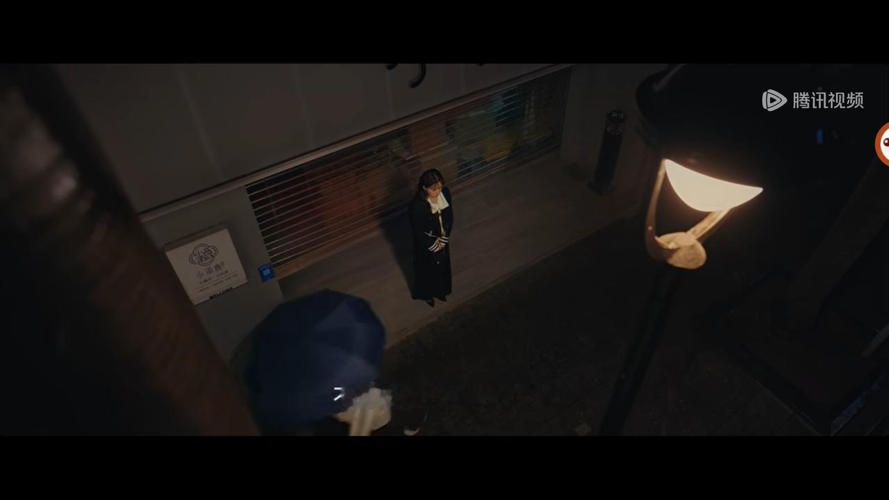 夜色正浓说实话，我也想知道乔海伦为什么？要说有颜吧，有颜值、要说情商高吧，也高不