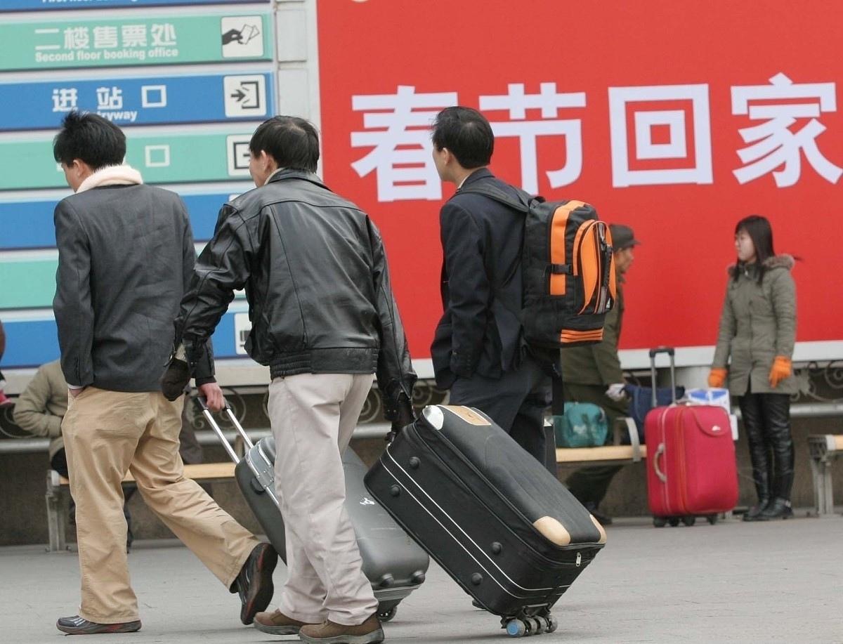 ＃你对今年的春运有什么看法＃
     据获悉，2026年春运全社会跨区域人员流