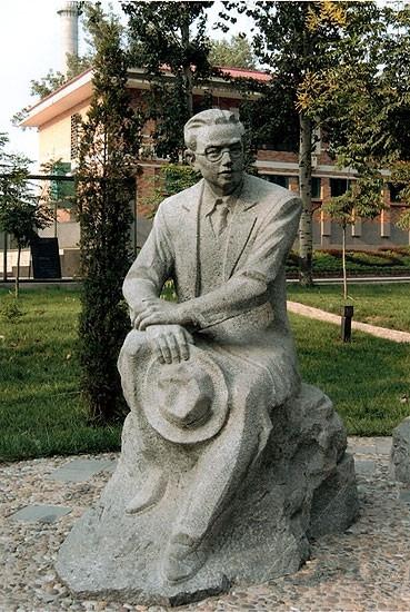 “民国最硬核‘文化摆渡人’”梁思成林徽因：骑毛驴闯193个县、在山西荒庙梁架上吃