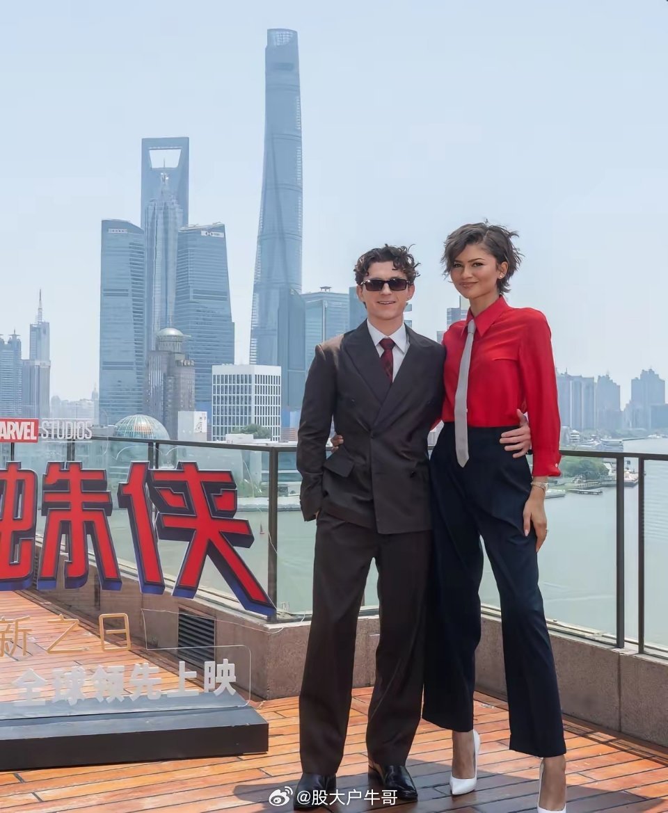 漫威最近不太行，连着几部片子都扑了。但《蜘蛛侠：崭新之日》的预售跑到了五千万。这