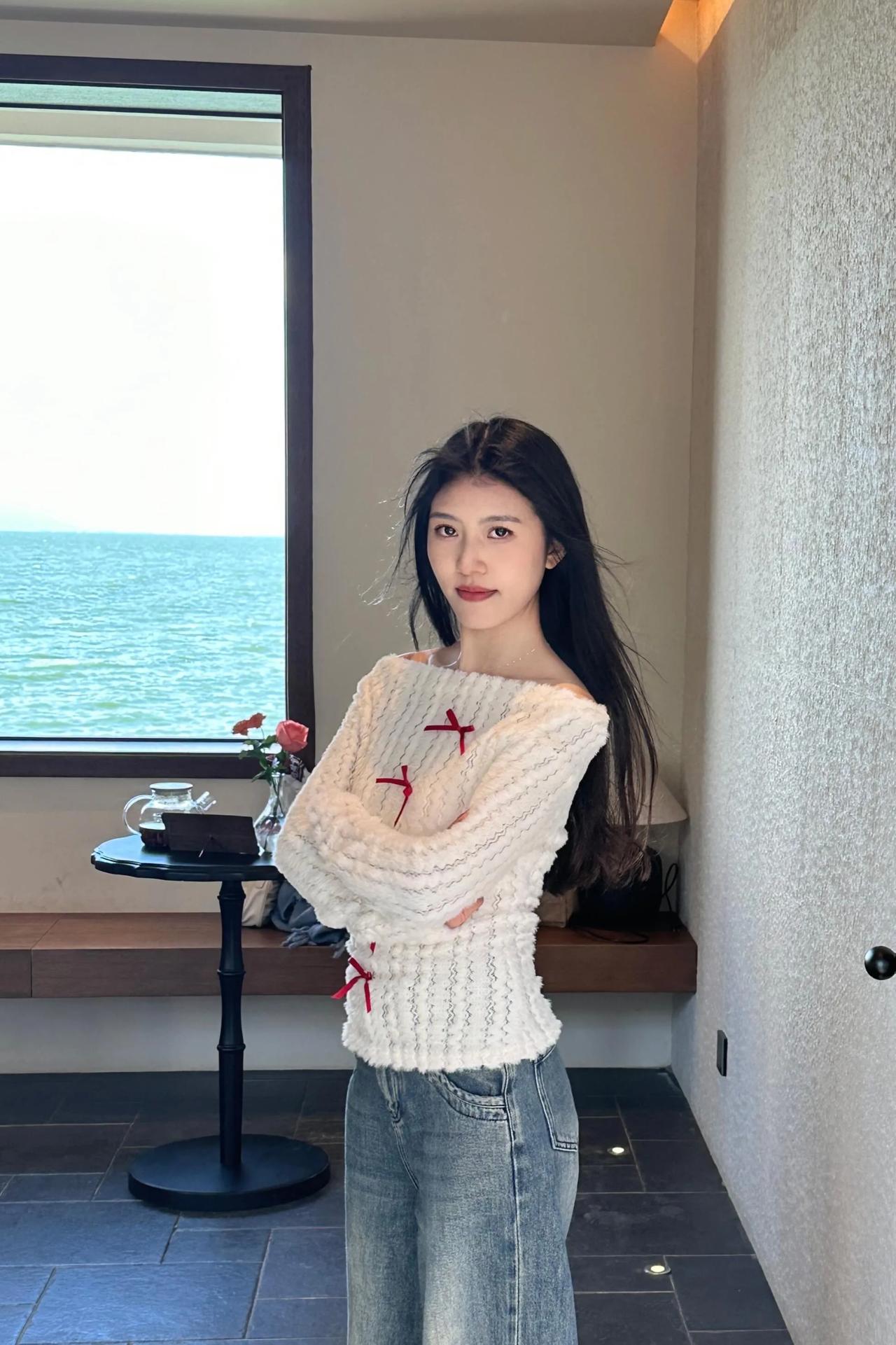 海边咖啡馆的温柔时光 🌊☕️